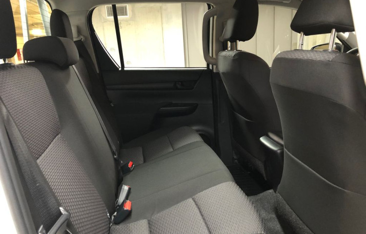 Toyota Hilux Live 2.8 Double Cab 6 MT