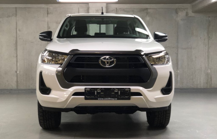 Toyota Hilux Live 2.8 Double Cab 6 MT