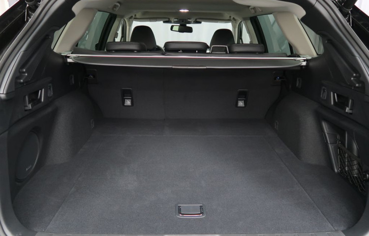 Subaru Outback TOURING 4X4 AWD + černá kůže.