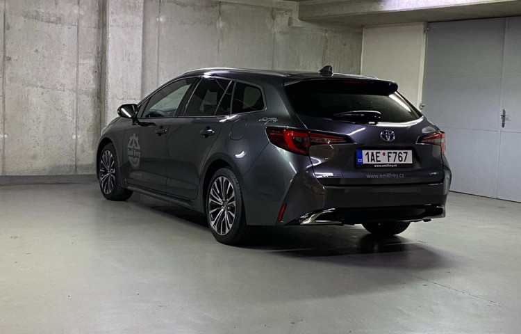 Toyota Corolla Style 1.8 Hybrid e-CVT  Tourin