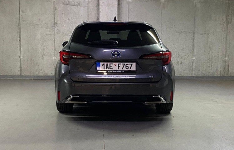Toyota Corolla Style 1.8 Hybrid e-CVT  Tourin