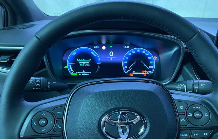 Toyota Corolla Style 1.8 Hybrid e-CVT  Tourin