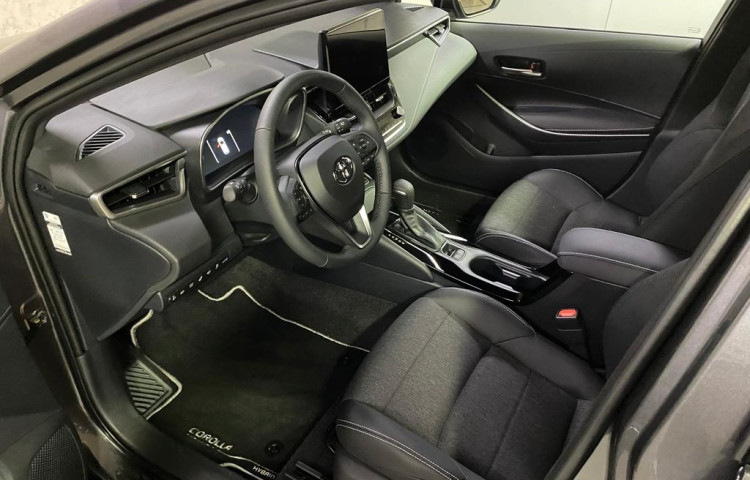 Toyota Corolla Style 1.8 Hybrid e-CVT  Tourin