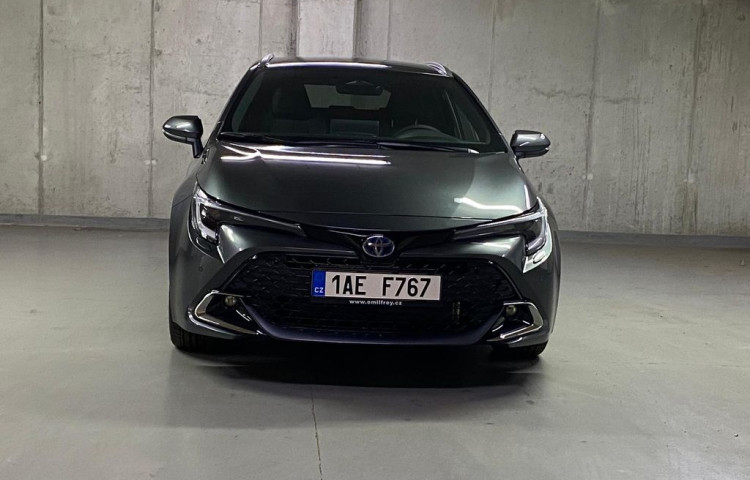 Toyota Corolla Style 1.8 Hybrid e-CVT  Tourin