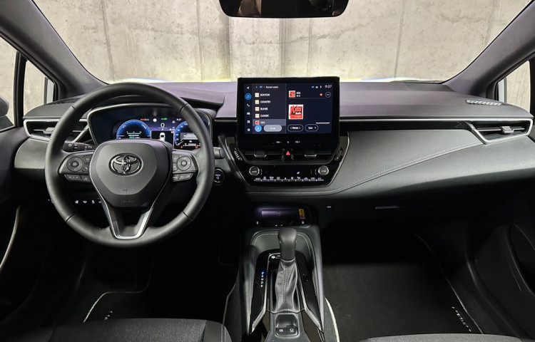 Toyota Corolla Style 1.8 Hybrid e-CVT  Tourin