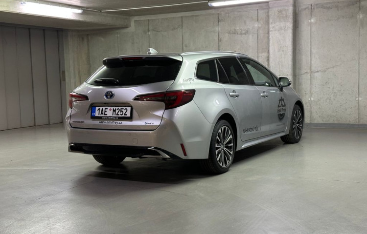 Toyota Corolla Style 1.8 Hybrid e-CVT  Tourin