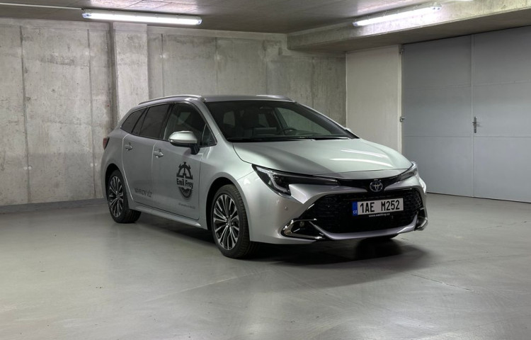 Toyota Corolla Style 1.8 Hybrid e-CVT  Tourin