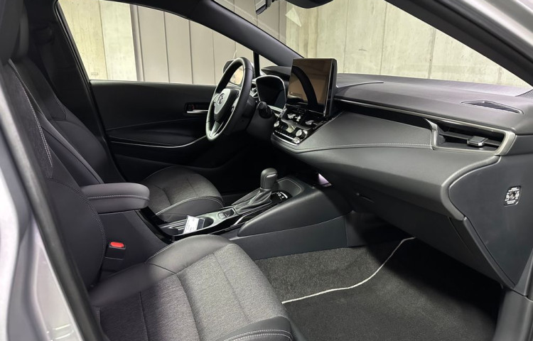 Toyota Corolla Style 1.8 Hybrid e-CVT  Tourin