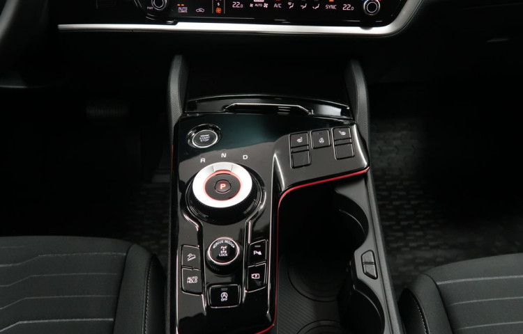 Kia Sportage TOP 4x4 - K odberu IHNED