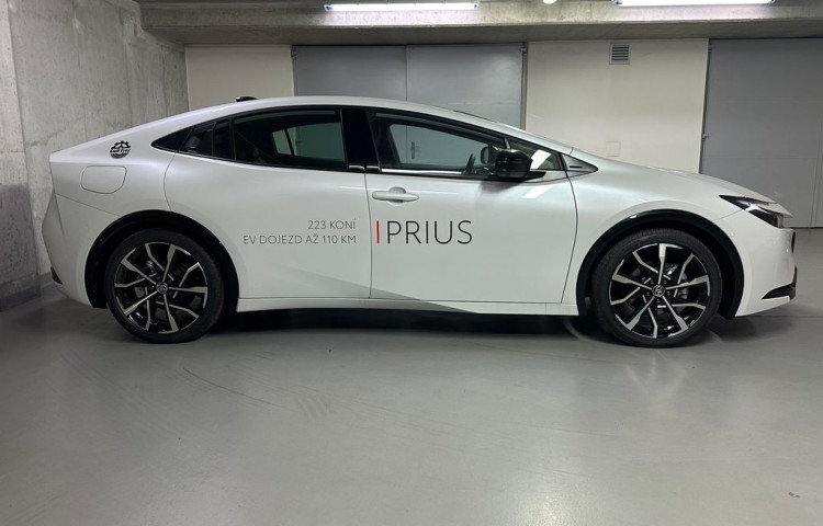 Toyota Prius Executive Solar roof  Plug-in