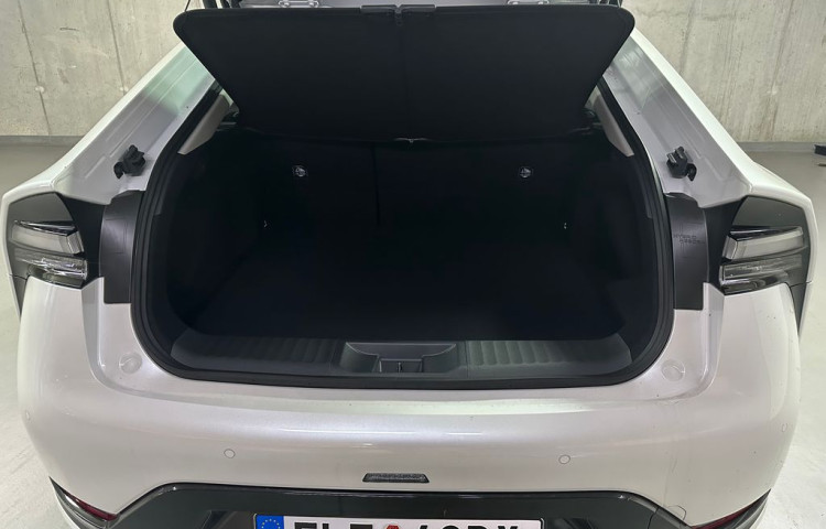 Toyota Prius Executive Solar roof  Plug-in
