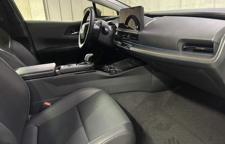 Toyota Prius Executive Solar roof  Plug-in
