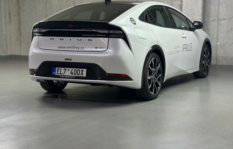 Toyota Prius Executive Solar roof  Plug-in