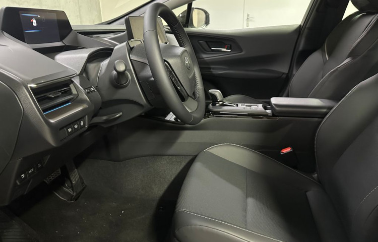 Toyota Prius Executive Solar roof  Plug-in