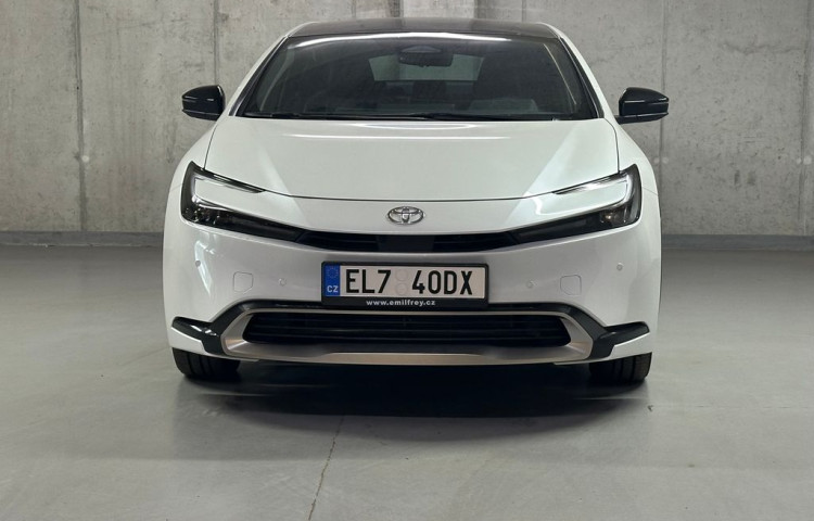 Toyota Prius Executive Solar roof  Plug-in