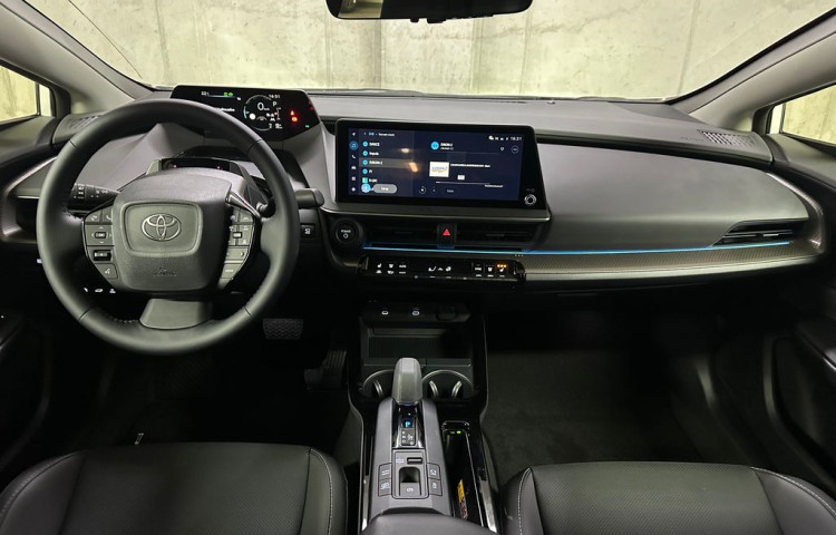 Toyota Prius Executive Solar roof  Plug-in