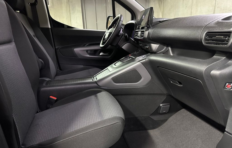 Toyota ProAce VIP 7S 1.5 D-4D 130k Long VIP