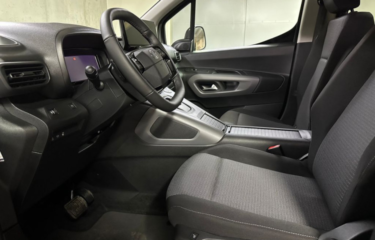 Toyota ProAce VIP 7S 1.5 D-4D 130k Long VIP