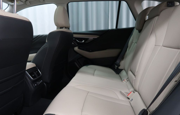 Subaru Outback 4x4 TOURING + zimní komplety!