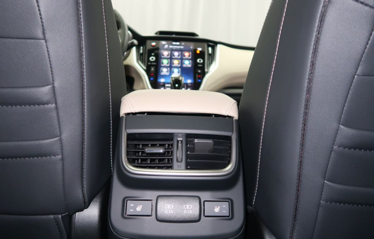 Subaru Outback 4x4 TOURING + zimní komplety!