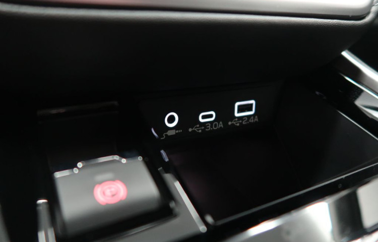 Subaru Outback 4X4 TOURING. K odběru ihned.