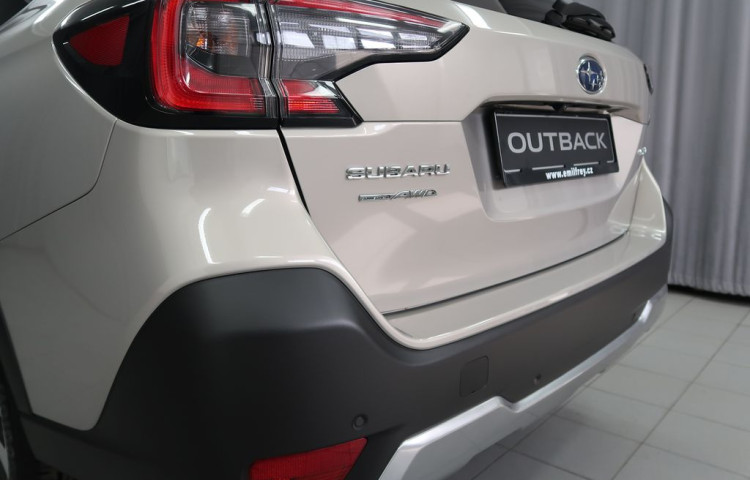 Subaru Outback 4X4 AWD TOURING + světlá kůže