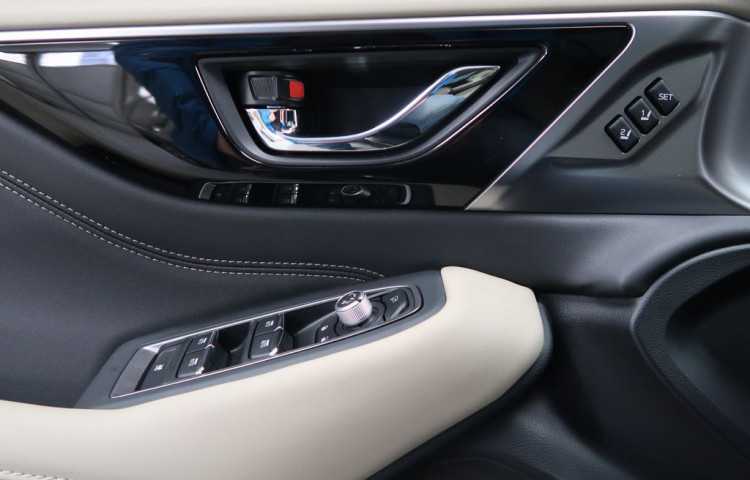 Subaru Outback 4X4 TOURING. K odběru ihned.