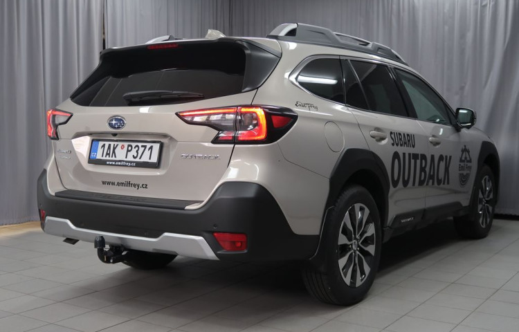 Subaru Outback TOURING 4X4 + hnědá kůže. DEMO
