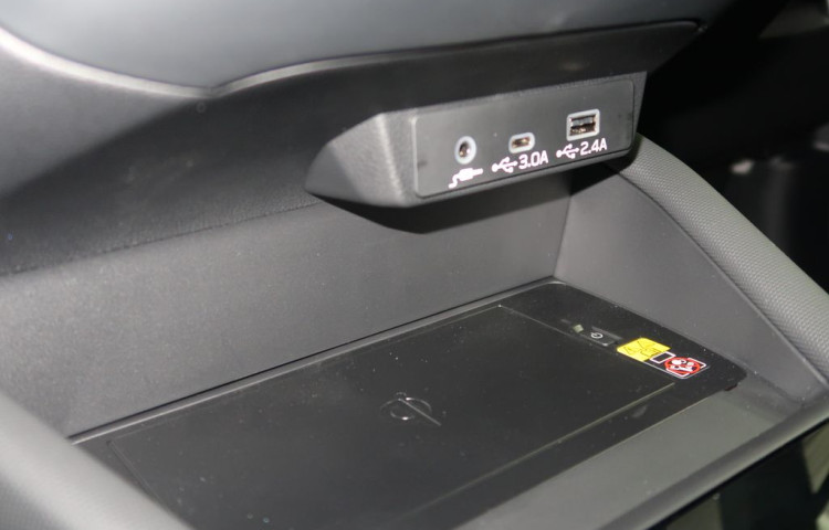Subaru Forester COMFORT NAVI + tažné zařízení!