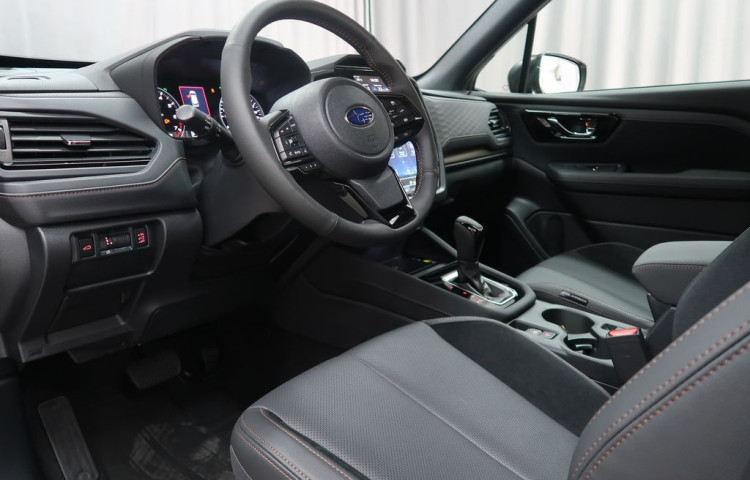 Subaru Forester TOURING  4X4 AWD. DEMO