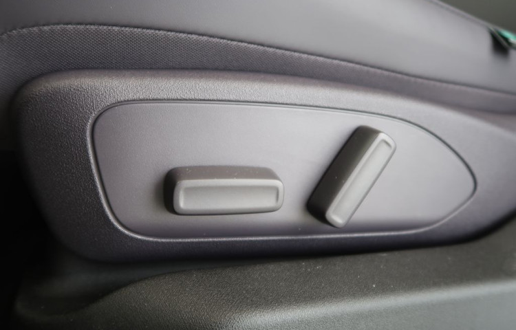 Leapmotor C10 REEV Zimní pneu - ZDARMA