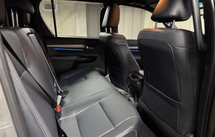 Toyota Hilux Invincible 2.8 Double Cab AT