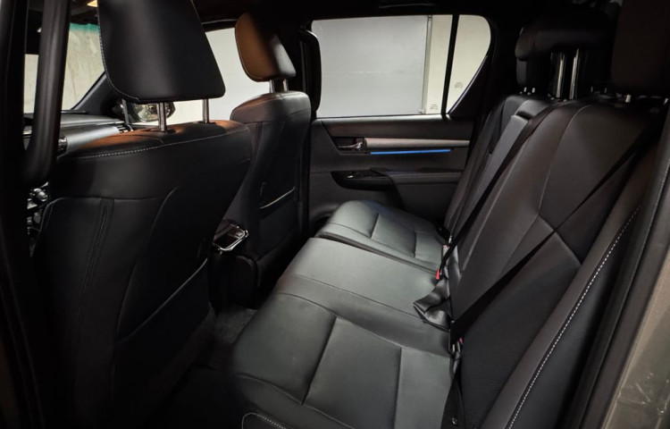 Toyota Hilux Invincible 2.8 Double Cab AT