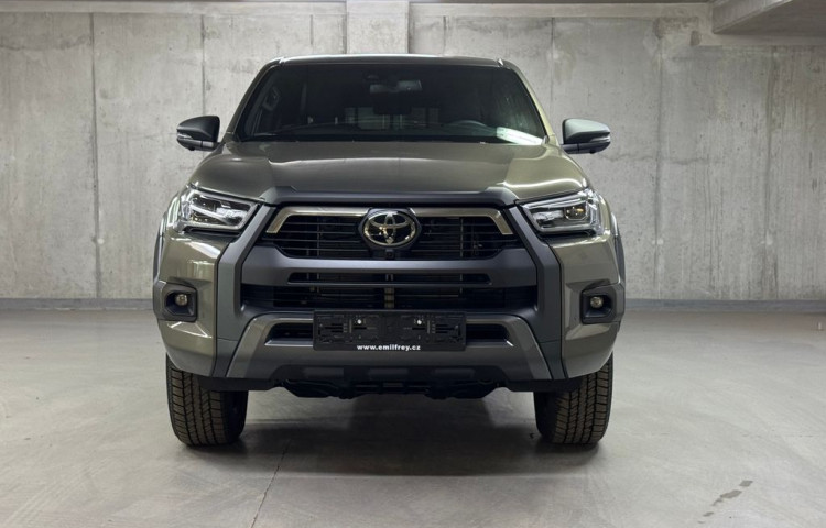 Toyota Hilux Invincible 2.8 Double Cab AT
