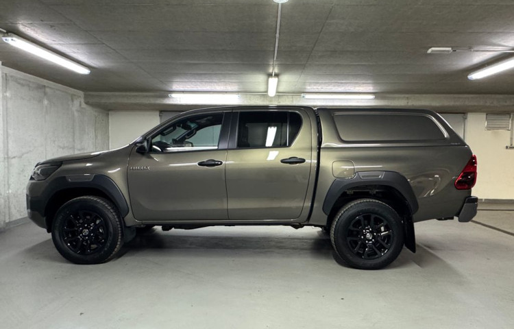 Toyota Hilux Invincible 2.8 Double Cab AT