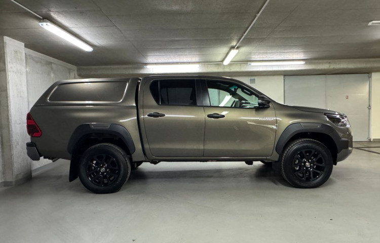 Toyota Hilux Invincible 2.8 Double Cab AT
