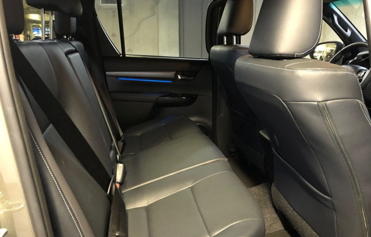 Toyota Hilux Invincible 2.8 Double Cab AT