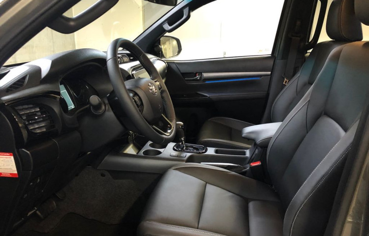 Toyota Hilux Invincible 2.8 Double Cab AT