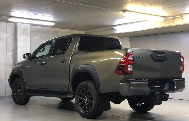 Toyota Hilux Invincible 2.8 Double Cab AT