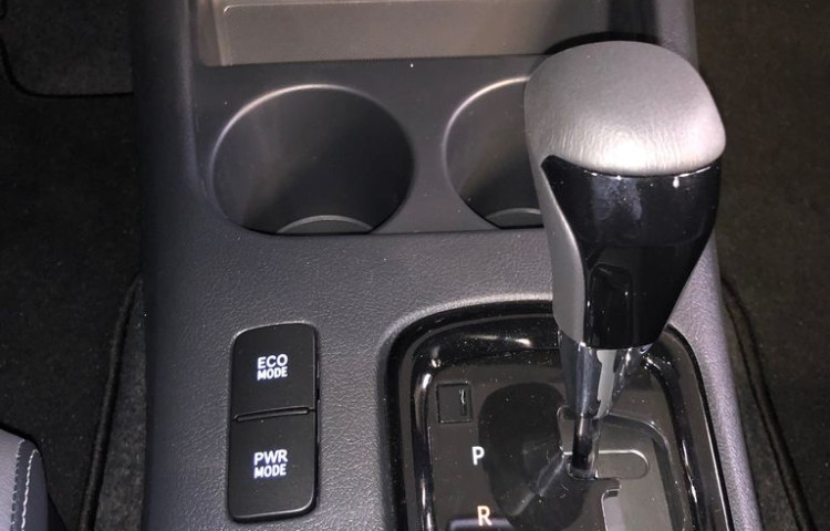 Toyota Hilux Invincible 2.8 Double Cab AT