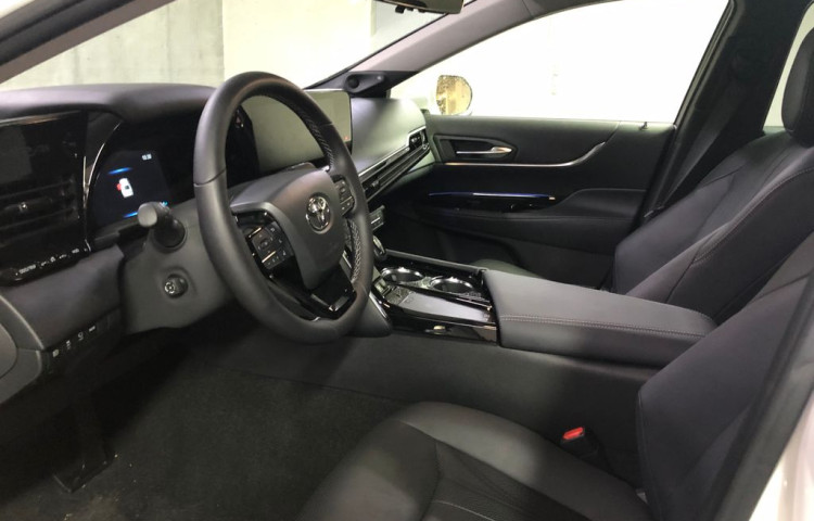 Toyota Mirai Executive VIP black