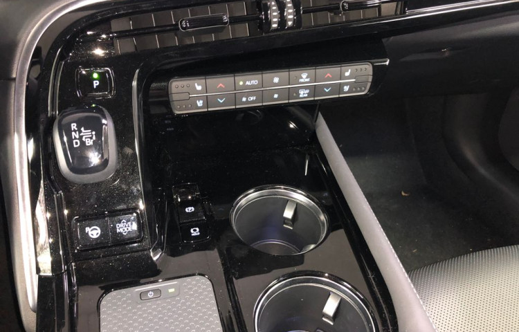 Toyota Mirai Executive VIP black