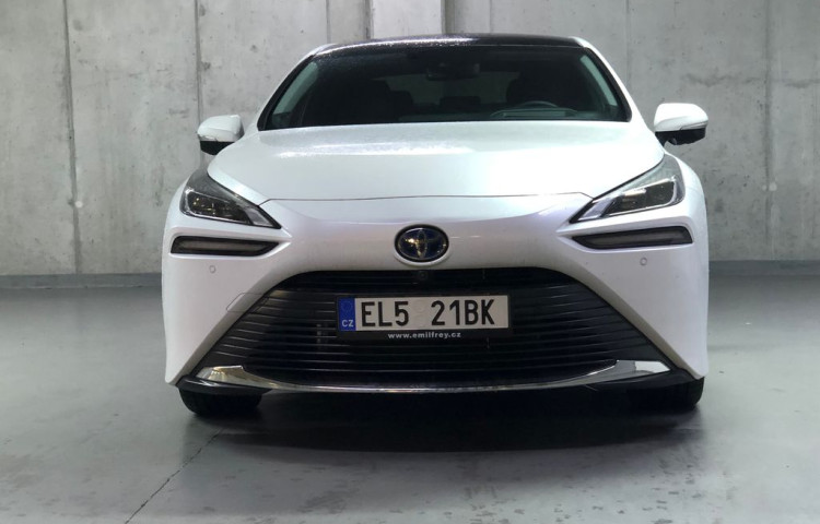 Toyota Mirai Executive VIP black