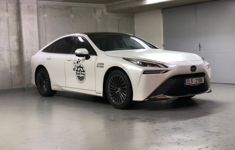 Toyota Mirai Executive VIP black