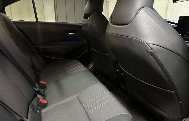 Toyota Corolla GR SPORT  1.8 Hybrid e-CVT GR