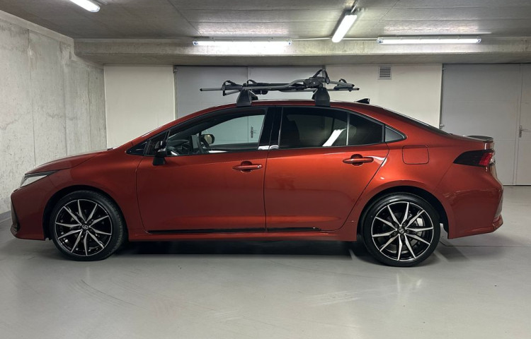 Toyota Corolla GR SPORT  1.8 Hybrid e-CVT GR