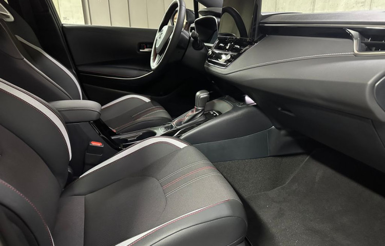 Toyota Corolla GR SPORT  1.8 Hybrid e-CVT GR