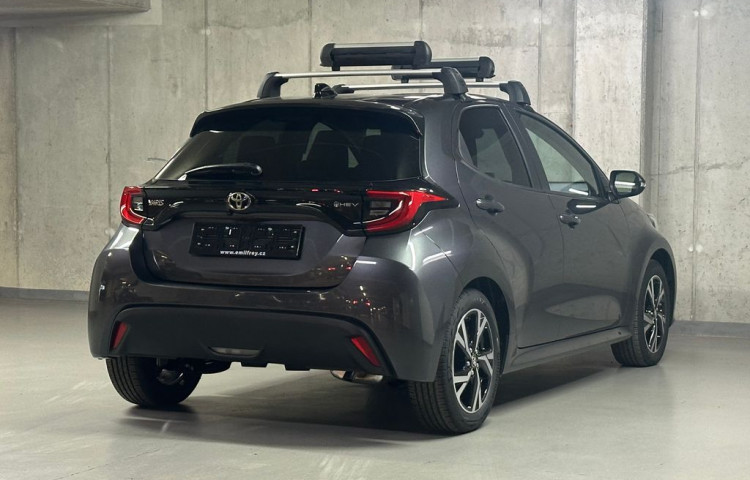 Toyota Yaris STYLE 1.5 Hybrid e-CVT STYLE
