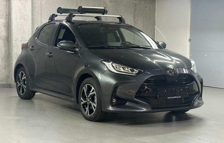 Toyota Yaris STYLE 1.5 Hybrid e-CVT STYLE