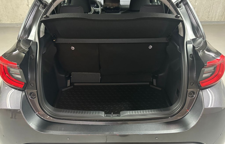 Toyota Yaris STYLE 1.5 Hybrid e-CVT STYLE